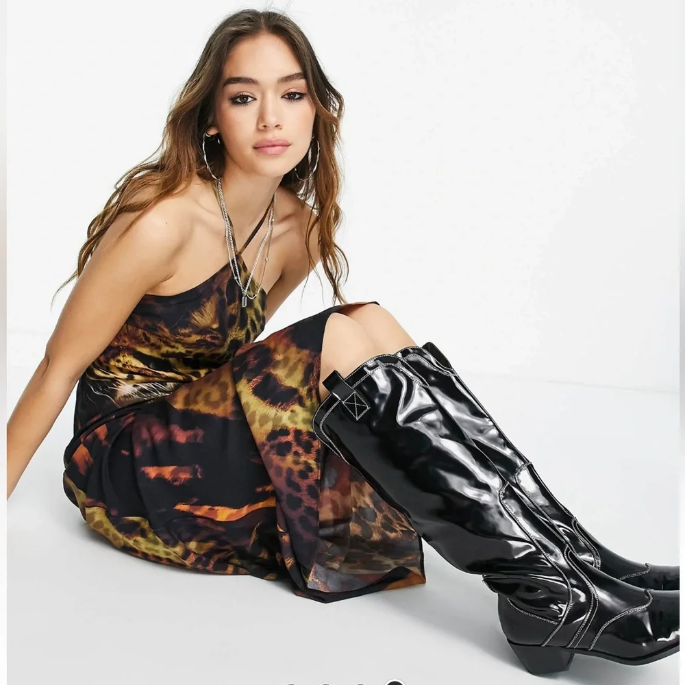 ASOS DESIGN halterneck maxi slip dress in animal
placement print NWT - Picture 4 of 10
